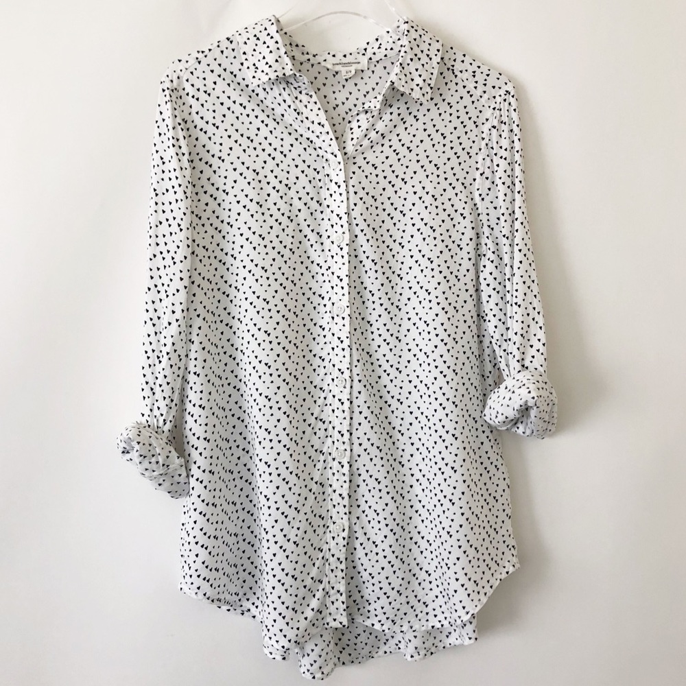🌺 2 for $23 🌺 Heart Print Beach Lunch Lounge shirt